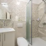 Ana Villa