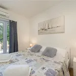 Ana Villa